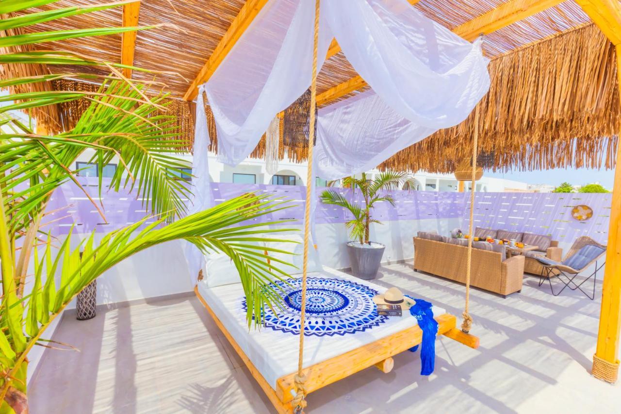 Compass Luxury * Φαληράκι